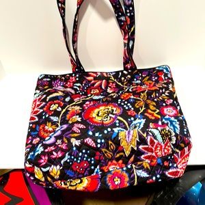Vera Bradley tote bag.
